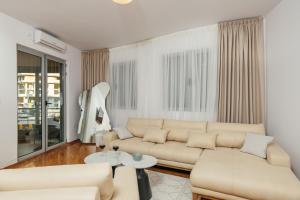 Mir & More Stan centar Budva