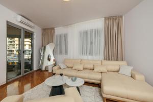 Mir & More Stan centar Budva