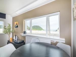 Bright flat with stunning view!