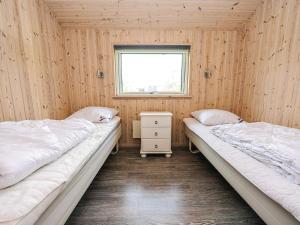8 person holiday home in Ålbæk