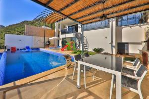Luxury Villa Sky with sea view
