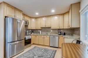 Spacious and Stylish Home Fast Wifi Near DT