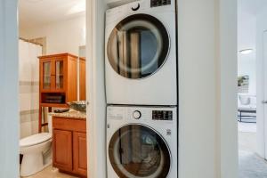 Spacious and Stylish Home Fast Wifi Near DT