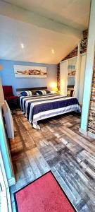 Chalet avec jolie chambre et salle de bain