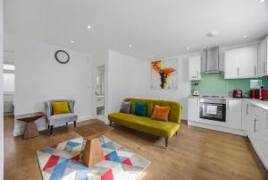 Garland Stylish Apartment 1 in Greater London