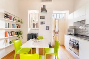 Roman Frames Studio, the Rhythm of San Lorenzo