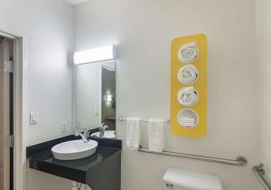 Queen Room - Non-Smoking room in Motel 6-Terrell TX