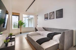 Spacious Home Ideal for Groups with Patio & Arcade