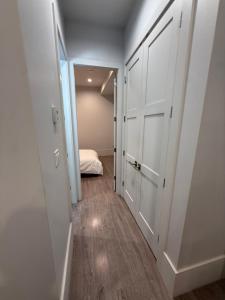 Cozy Private Suite Near UBC & Beaches