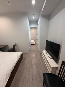 Cozy Private Suite Near UBC & Beaches