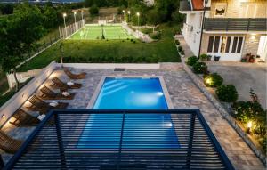 Nice Home In Gornji Vinjani