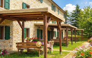 2 Bedroom Amazing Apartment In Loiano