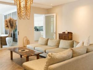 VYS VILLA Luxury 3BR Villa with Pool, by The Beach