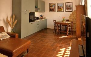 1 Bedroom Nice Home In Militello In Val Di Ca