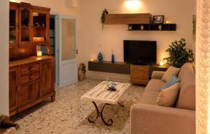 1 Bedroom Nice Home In Militello In Val Di Ca