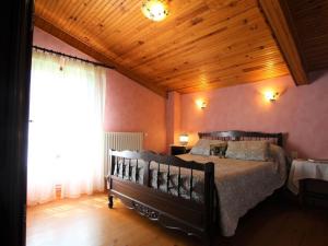 Maison avec cheminée et grand terrain, proche nature et randonnées - FR-1-582-239