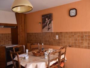 Maison avec cheminée et grand terrain, proche nature et randonnées - FR-1-582-239