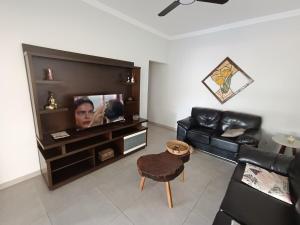 Casa com piscina aquecida e área gourmet