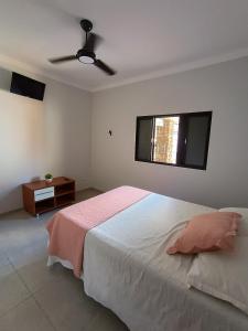 Casa com piscina aquecida e área gourmet