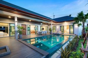 Amazing Modern 4BR Pool Villa In Cherngtalay