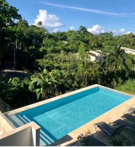 Luxurious Beachside Condo