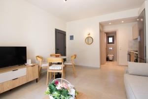 Sol - Bright Modern Apartment