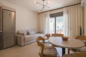 Sol - Bright Modern Apartment