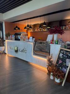 SY BAY Suites Cozy Staycation Near Naia DFA MOA T3 FREE