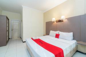 RedDoorz near Gubeng Station Surabaya