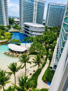 Azure Urban Resort by Oasis