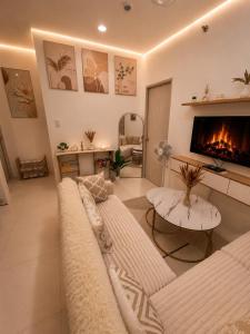 3BR With Balcony Near Burnham Park Sleeps 11