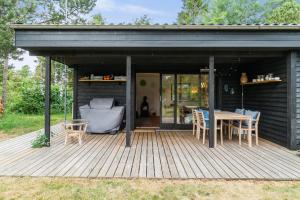 Cottage Near Beautiful Sandy Beach