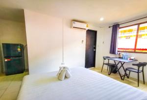 Patong Canal Villa 211