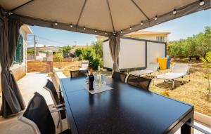 Gorgeous Home In Slatine With Wifi