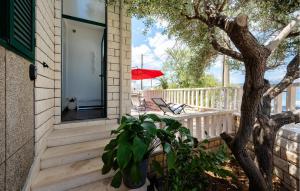 Gorgeous Home In Slatine With Wifi