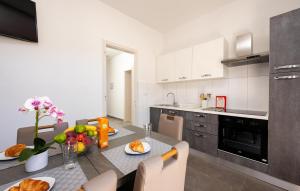 Gorgeous Home In Slatine With Wifi
