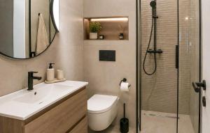 2 Bedroom Stunning Apartment In Rogoznica