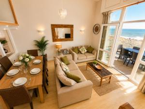 Family Coastal Retreat - Ocean Views - Private Balcony - Westward Ho!