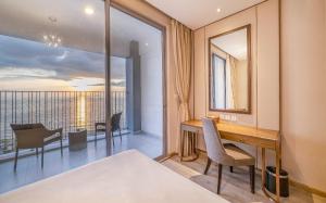 Crystal Bay Premier Suites