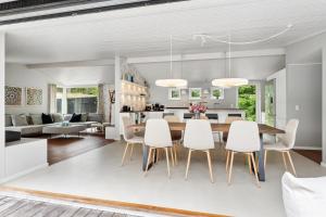 Family-Friendly Beachside Holiday Home