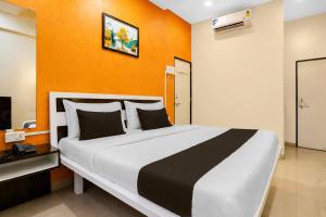 Super Collection O Dagdu Seth Ganpati Crossway Formerly Malwade Motels