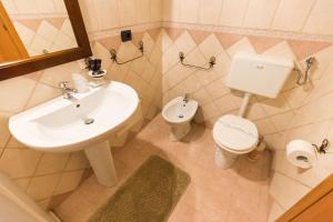 Camera Matrimoniale/Doppia con Letti Singoli con Bagno Privato
