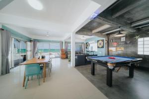 Gao Bee One Beach Club