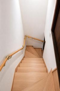 Direct Train to Namba & Shinsaibashi Traditional Japanese Machiya Private Garden