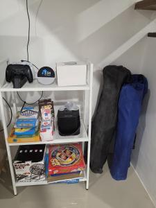 Smart Home with King Bed, PS5, Parking & IG Spaces