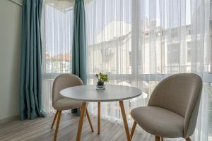 Bright Kapana Studio | Walk to Old Town