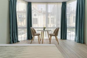 Bright Kapana Studio | Walk to Old Town