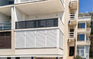 Nice Apartment In Mimice With Wifi