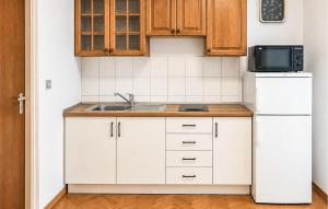 Nice Apartment In Mimice With Wifi