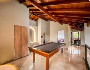 Apartamento en el Poblado Medellín, con bailar y jacuzzi Duplex, hermoso